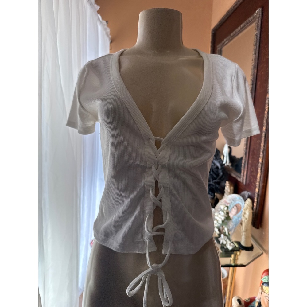 Faded Rose White Ribbed Lace Up Front V-Neck Crop Top Short Sleeve Large